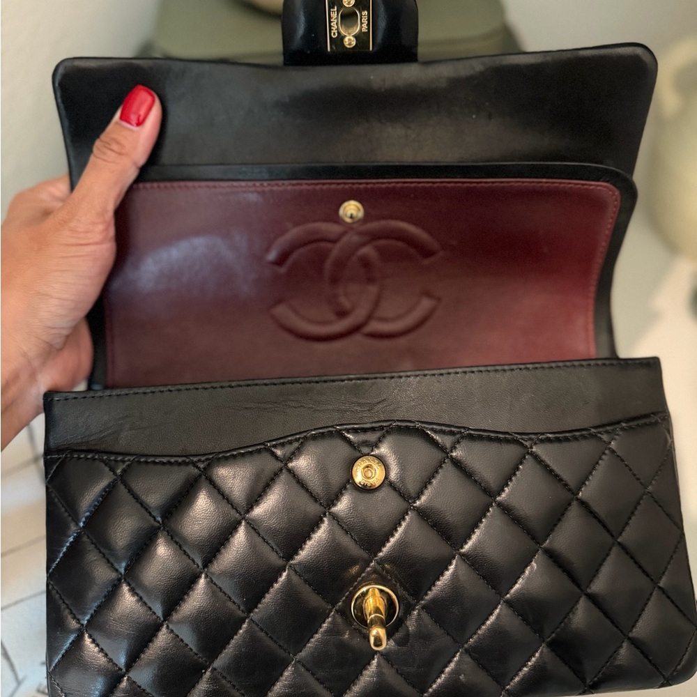 *AUTHENTIC* CHANEL medium classic flap - image 6